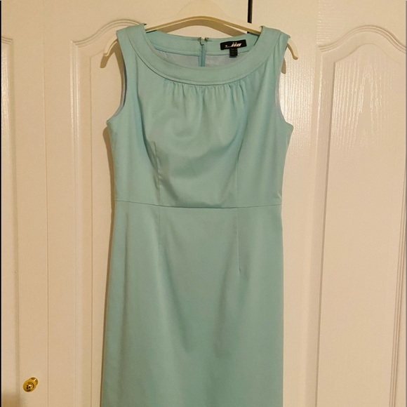 Beautiful Dress Size US 6 - Picture 3 of 7